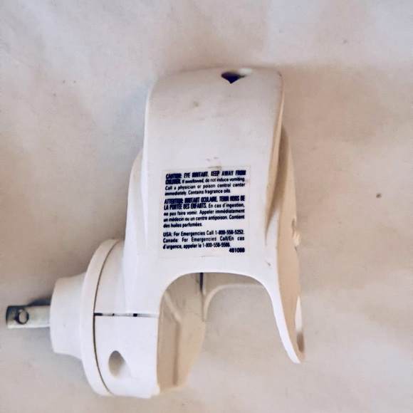 Set of 6 Glade Plug-ins Electric Air Fresheners - Picture 6 of 15